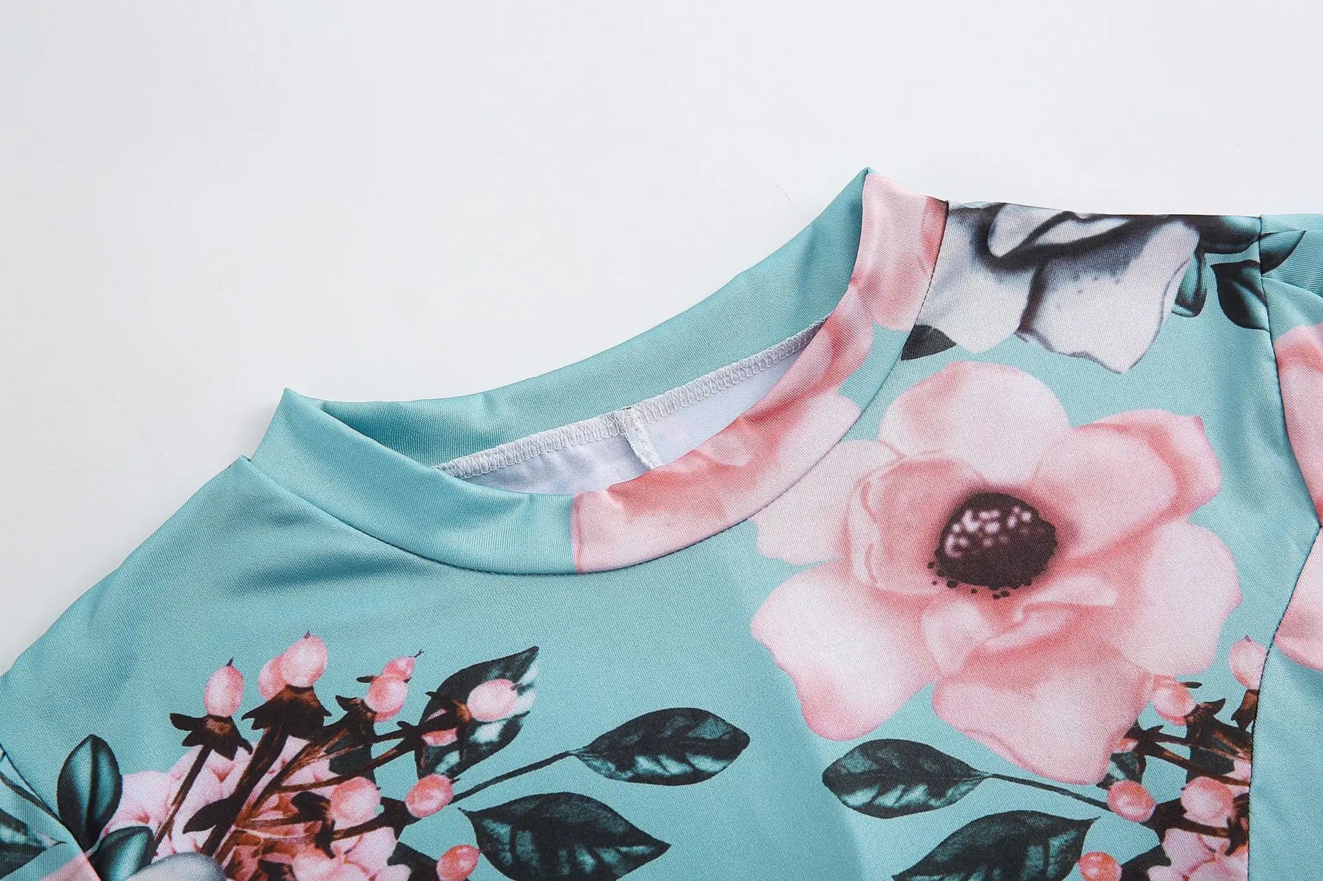 Vestido Longo Floral Feminino 2025 – Gola Alta, Amarração na Cintura e Estilo Casual Elegante