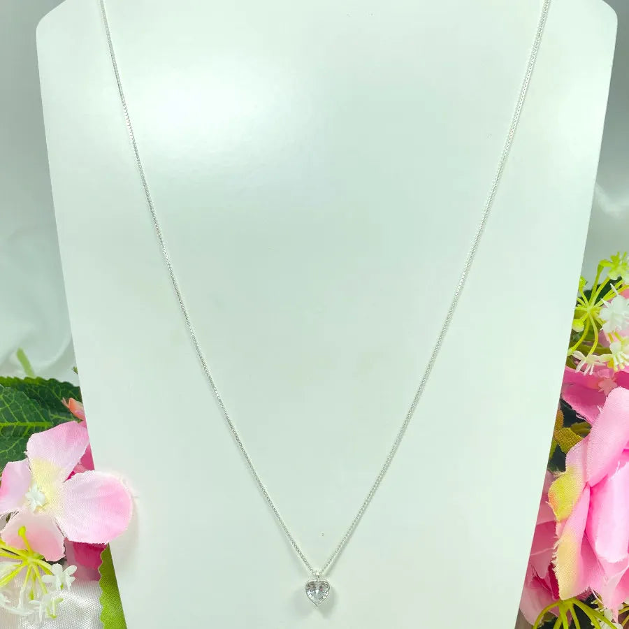 Colar Feminino – Presente para Esposa, Namorada ou Noiva, Coração com Ponto de Luz em Prata