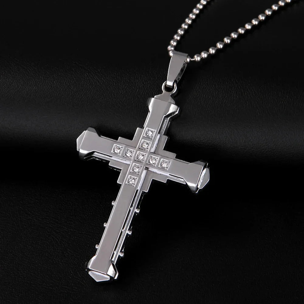 Pingente Masculino Cruz Cristal – Jesus, Zircônia, Dourado/Preto/Azul, Aço Inoxidável