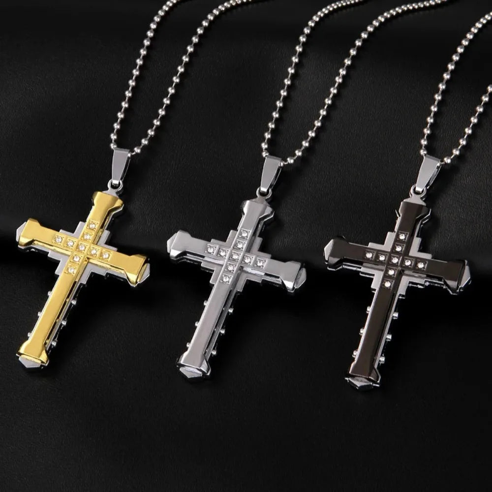 Pingente Masculino Cruz Cristal – Jesus, Zircônia, Dourado/Preto/Azul, Aço Inoxidável