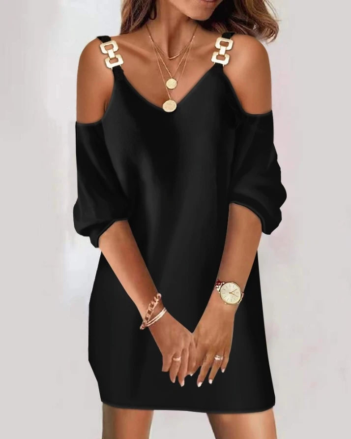 Vestido Feminino 2025 – Ombros Vazados, Manga Longa e Detalhe Metálico Casual